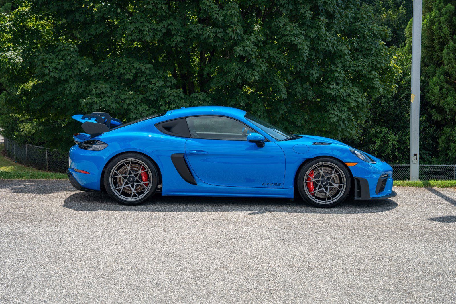 Certified 2025 Porsche 718 Cayman GT4 RS w/ Chrono Package RWD image 8