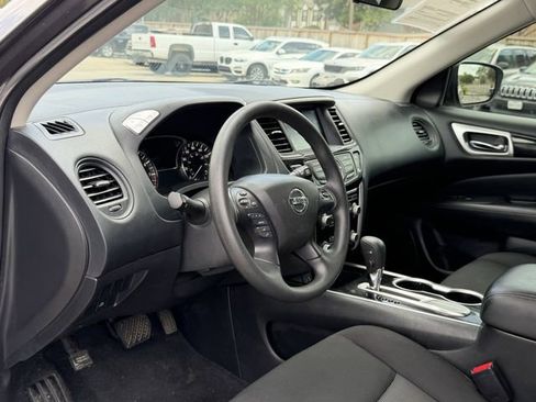 Used 2020 Nissan Pathfinder S image 15