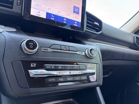 Used 2020 Ford Explorer XLT image 23