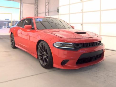 Used 2019 Dodge Charger Scat Pack RWD image 3