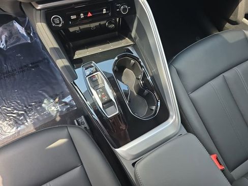 Used 2025 Audi Q5 Premium w/ Convenience Package AWD/4WD image 28