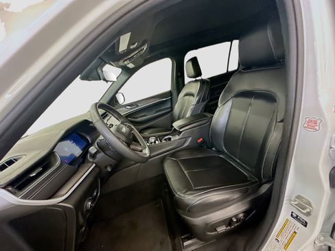 Used 2024 Jeep Grand Cherokee L Limited w/ Luxury Tech Group II AWD/4WD image 13