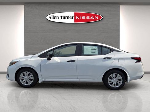 Used 2025 Nissan Versa S w/ Trunk Package FWD image 11