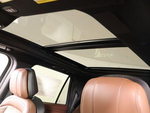 New 2026 Lincoln Navigator Reserve AWD/4WD image 17
