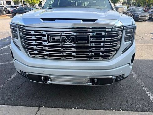 Used 2023 GMC Sierra 1500 Denali w/ Technology Package AWD/4WD image 2