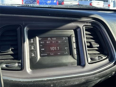 Used 2017 Dodge Challenger R/T image 17