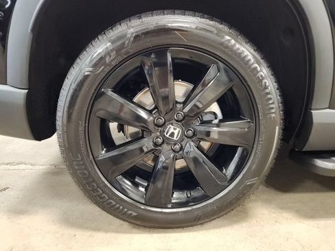Certified 2025 Honda Pilot Black Edition image 30
