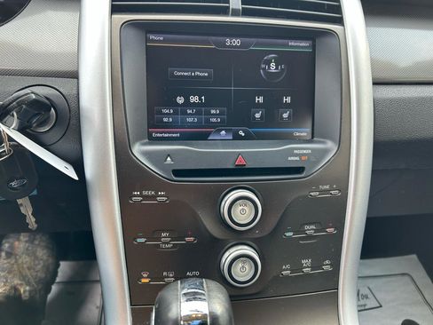 Used 2013 Ford Edge SEL image 23