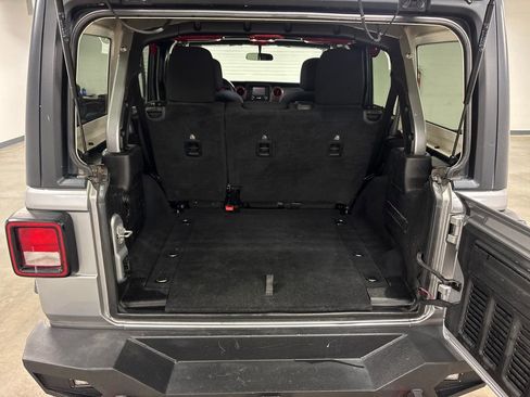 Used 2019 Jeep Wrangler Unlimited Sport S AWD/4WD image 19