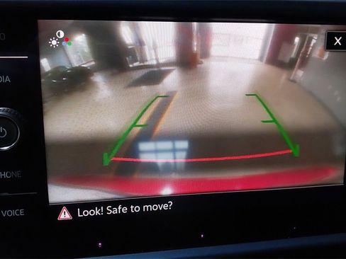 Used 2022 Volkswagen Taos SE image 23