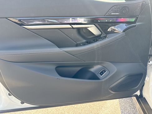 New 2026 BMW i5 eDrive40 image 21