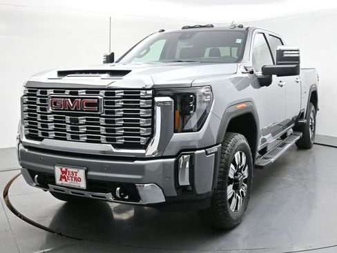 New 2026 GMC Sierra 3500 Denali w/ Denali Reserve Package image 2