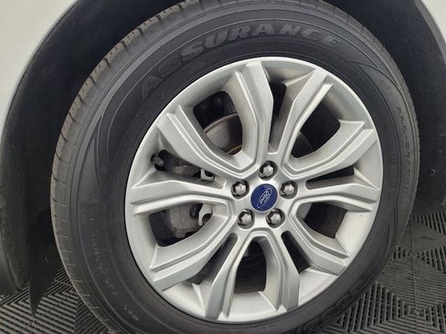 Used 2019 Ford Edge Titanium FWD image 31