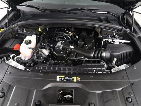 Used 2023 Jeep Grand Cherokee Laredo X image 46