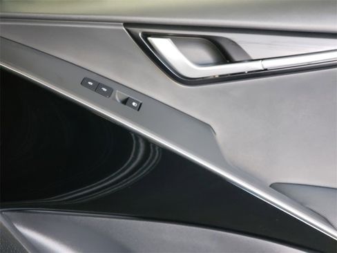 Used 2023 Kia Niro EX Touring image 21