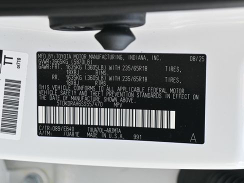 Used 2025 Toyota Highlander XLE image 17