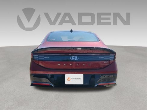 New 2025 Hyundai Sonata Limited FWD image 11