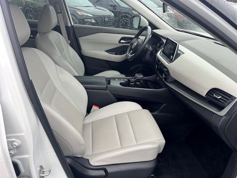 Certified 2023 Nissan Rogue SV w/ SV Premium B Package image 17