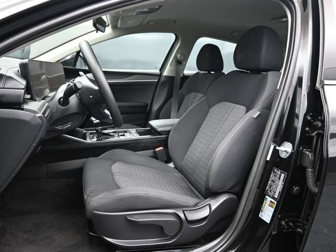 Used 2025 Kia K5 LXS FWD image 3