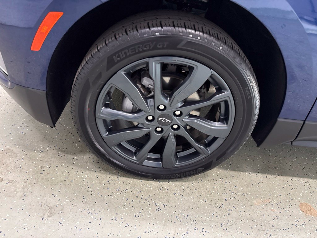 Used 2023 Chevrolet Equinox RS AWD/4WD image 11
