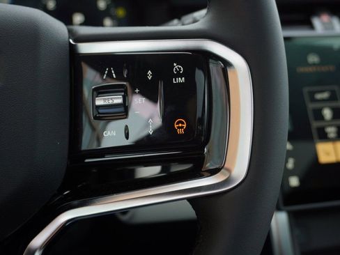 New 2026 Land Rover Discovery Sport Landmark AWD/4WD image 18
