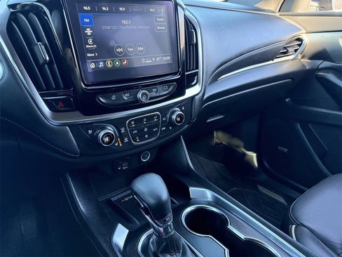 Used 2023 Chevrolet Traverse Premier image 16