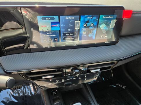 New 2026 Nissan Kicks SR w/ Interior Electronics Package FWD image 11