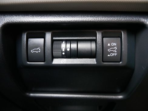 Used 2025 Subaru Forester Premium AWD/4WD image 26
