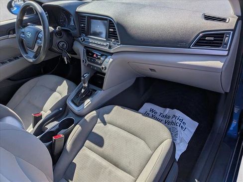 Used 2017 Hyundai Elantra SE image 21