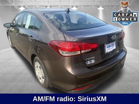 Used 2017 Kia Forte LX FWD image 3