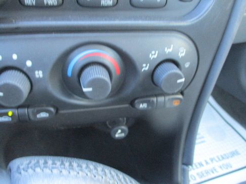 Used 2002 Oldsmobile Alero GL FWD image 29