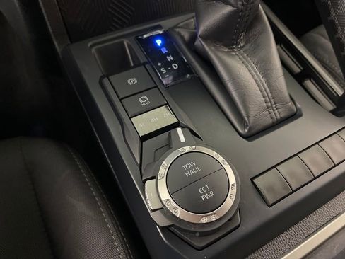 Certified 2025 Toyota Tacoma SR5 image 30