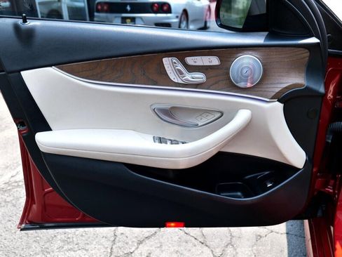 Used 2019 Mercedes-Benz E 300 4MATIC w/ Parking Assistance Package image 6