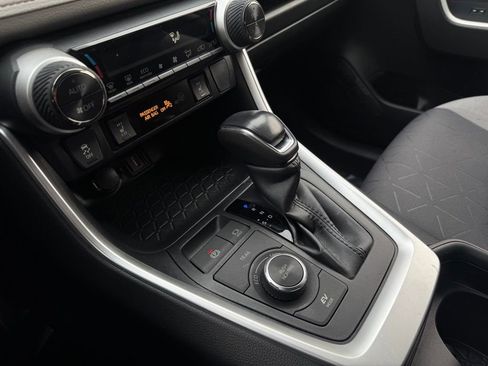 Used 2020 Toyota RAV4 XLE image 11