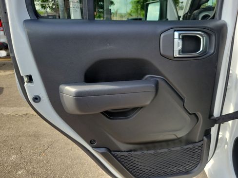 Used 2025 Jeep Wrangler Unlimited Sport AWD/4WD image 22
