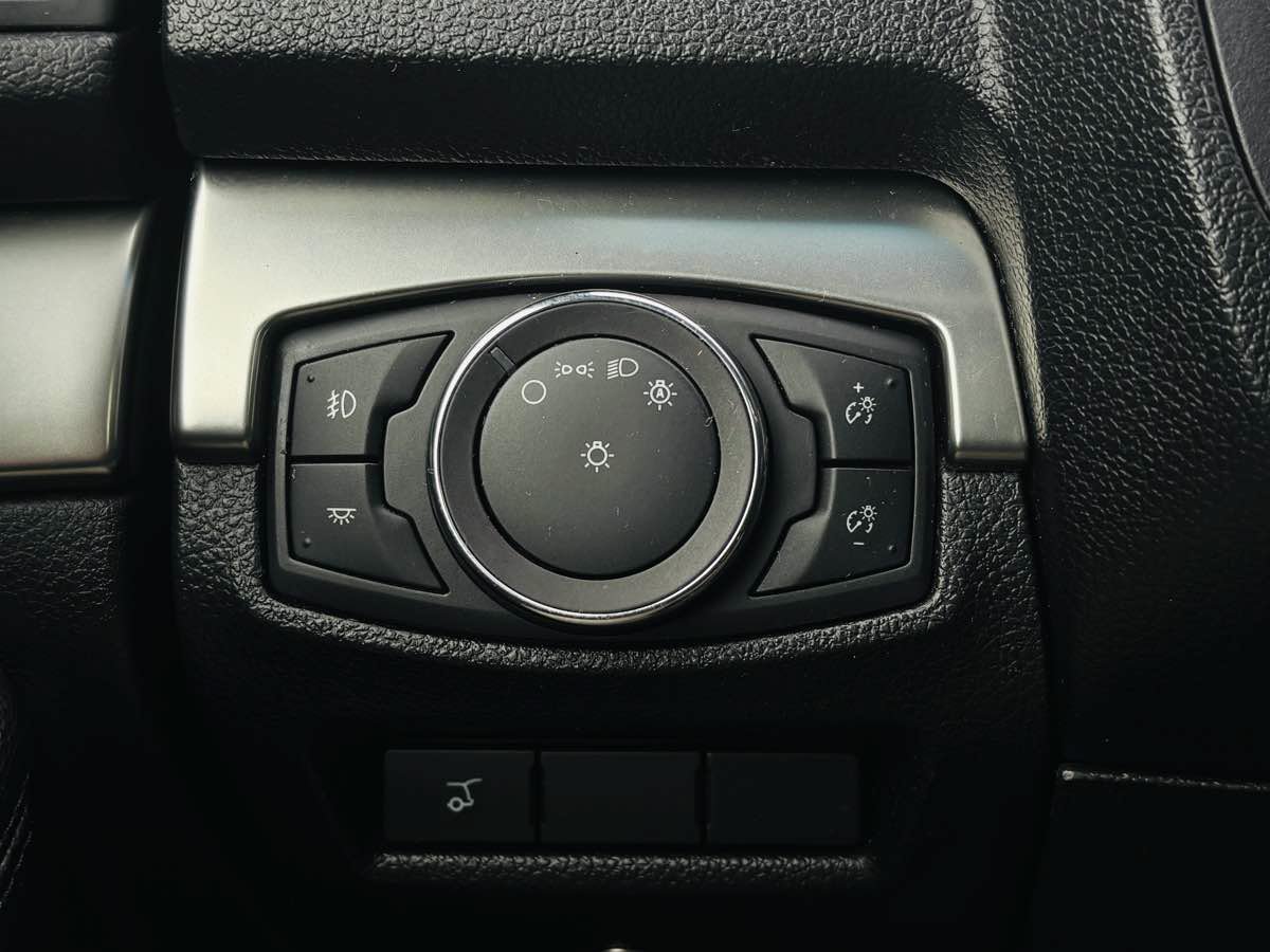 Used 2019 Ford Explorer XLT w/ Equipment Group 202A AWD/4WD image 56