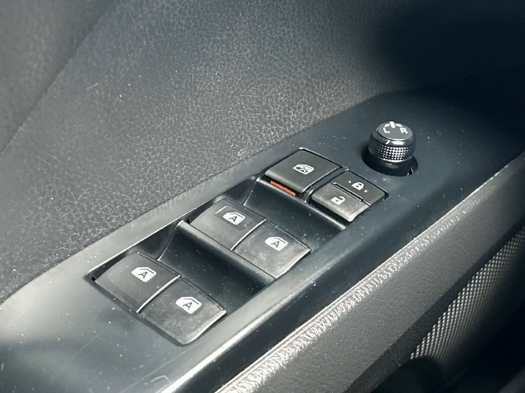 Used 2019 Toyota Camry SE FWD image 27