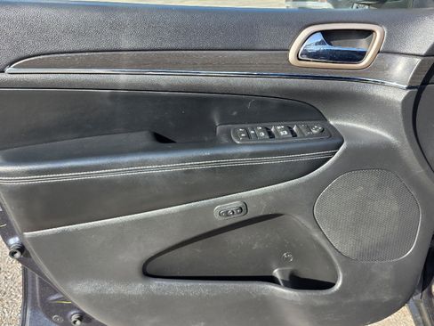 Used 2016 Jeep Grand Cherokee Limited AWD/4WD image 38