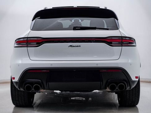 Certified 2025 Porsche Macan image 10