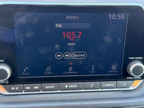 Used 2023 Nissan Rogue S image 18