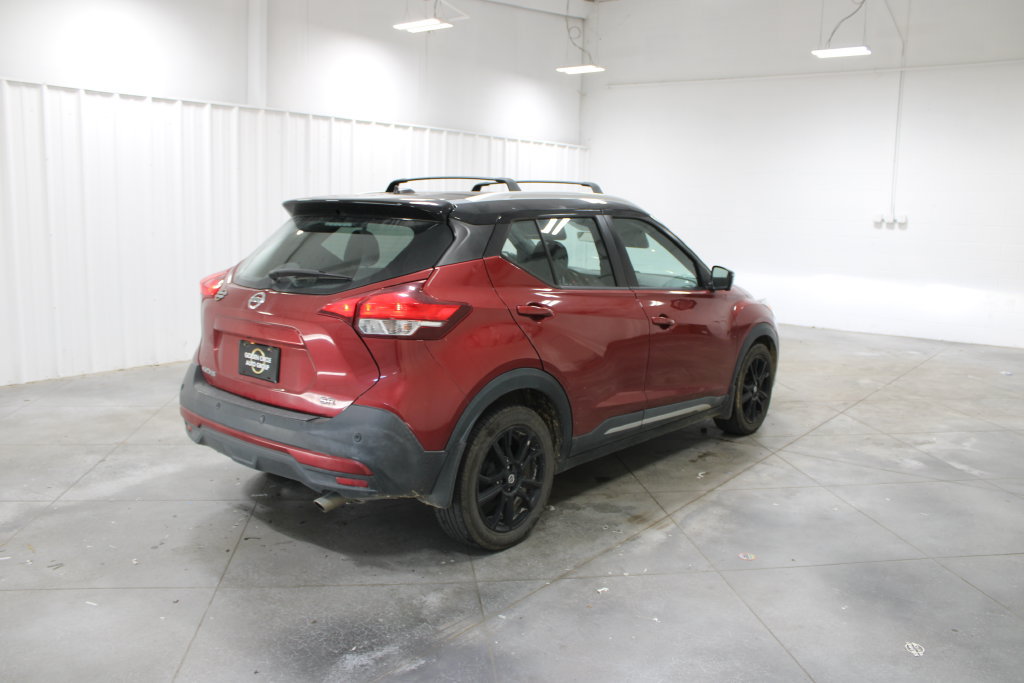 Used 2020 Nissan Kicks SR w/ Exterior Package FWD image 9