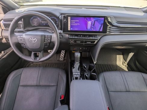 Used 2025 Toyota Camry XSE FWD image 17