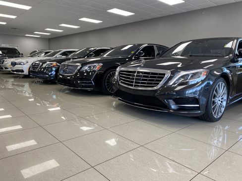 Used 2017 Mercedes-Benz E 300 4MATIC image 41