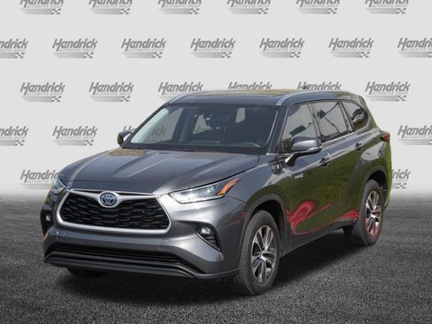 Used 2021 Toyota Highlander XLE FWD image 5