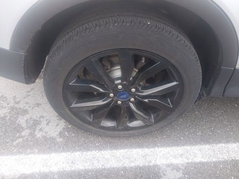 Used 2019 Ford Escape SE FWD image 9