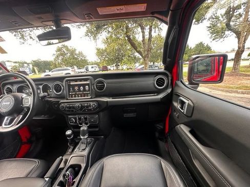 Used 2023 Jeep Wrangler Unlimited Sahara w/ Cold Weather Group AWD/4WD image 28