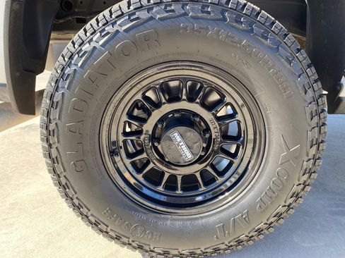 Used 2024 RAM 2500 Big Horn w/ Off Road Package AWD/4WD image 6