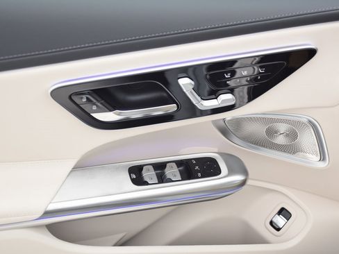 New 2026 Mercedes-Benz CLE 300 4MATIC Cabriolet image 17