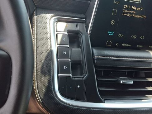 Used 2024 GMC Yukon XL AT4 AWD/4WD image 22