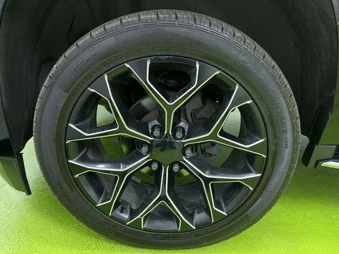 Used 2019 GMC Yukon XL SLT image 15